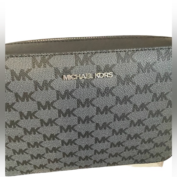 NWOT Michael Kors Jetset Crossbody - Picture 5 of 15